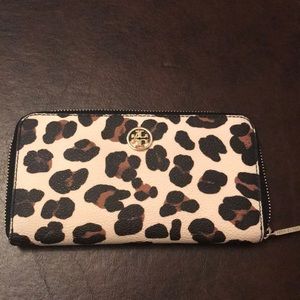 *SOLD!* USED Authentic Tory Burch Wallet